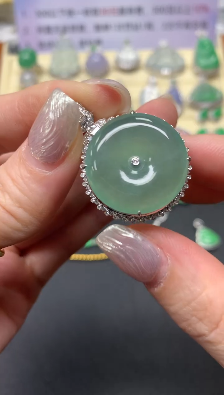 【闪购商品】翡翠吊坠(不含链)18K金镶嵌吊坠|10600+1060