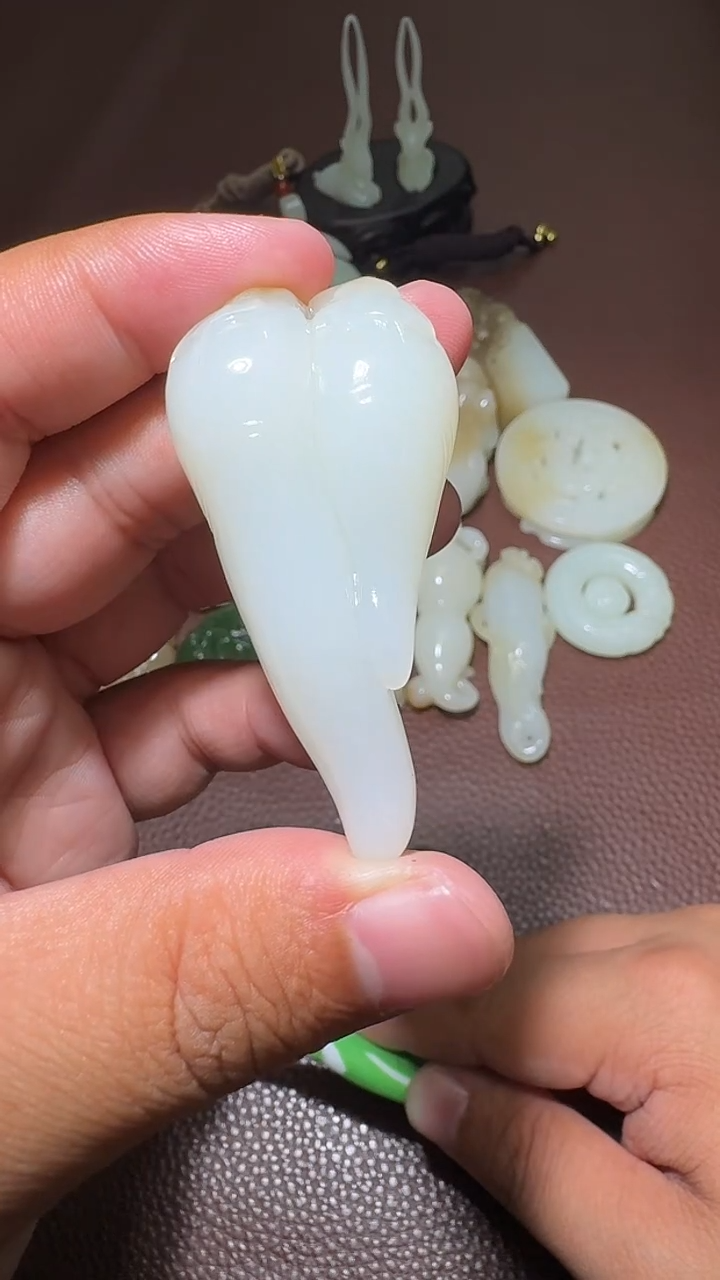 未镶嵌和田玉挂件和田玉