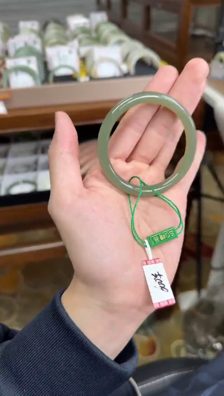 未镶嵌手镯和田玉53