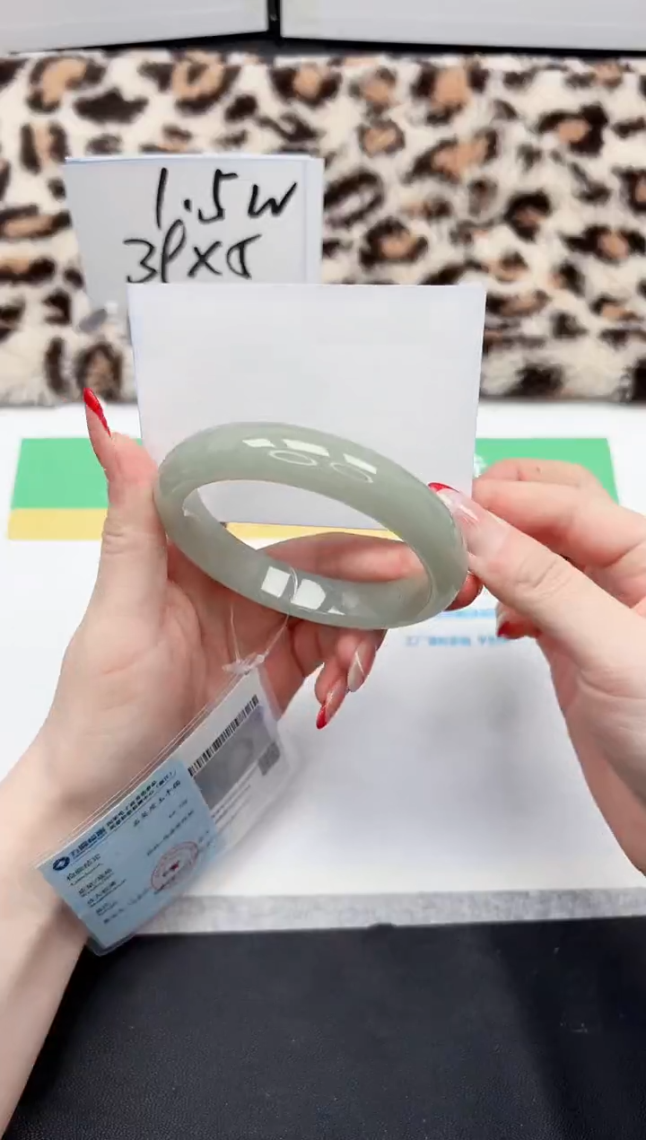 【闪购商品】石英质玉手镯未镶嵌114-63