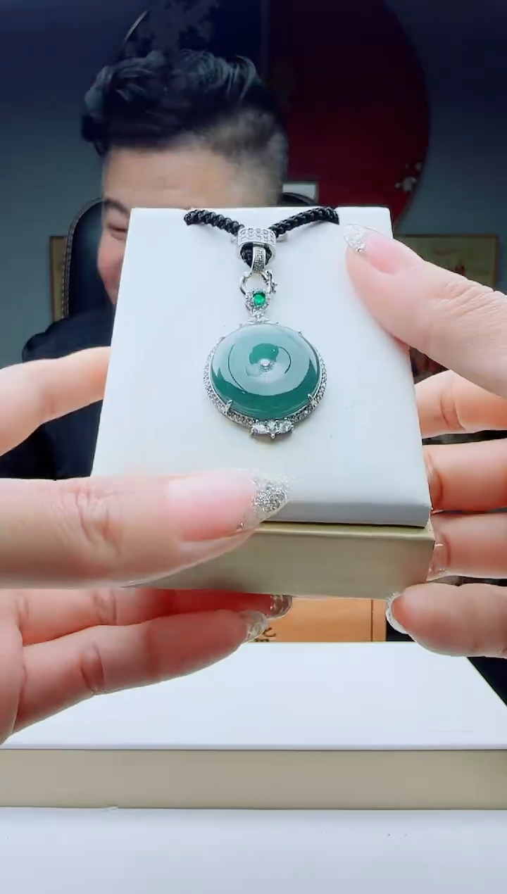 颈饰未镶嵌翡翠多样性发其一