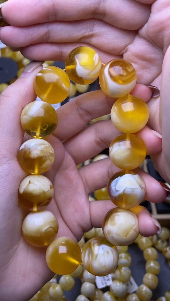 【闪购商品】琥珀裸石未镶嵌大小姐珠宝