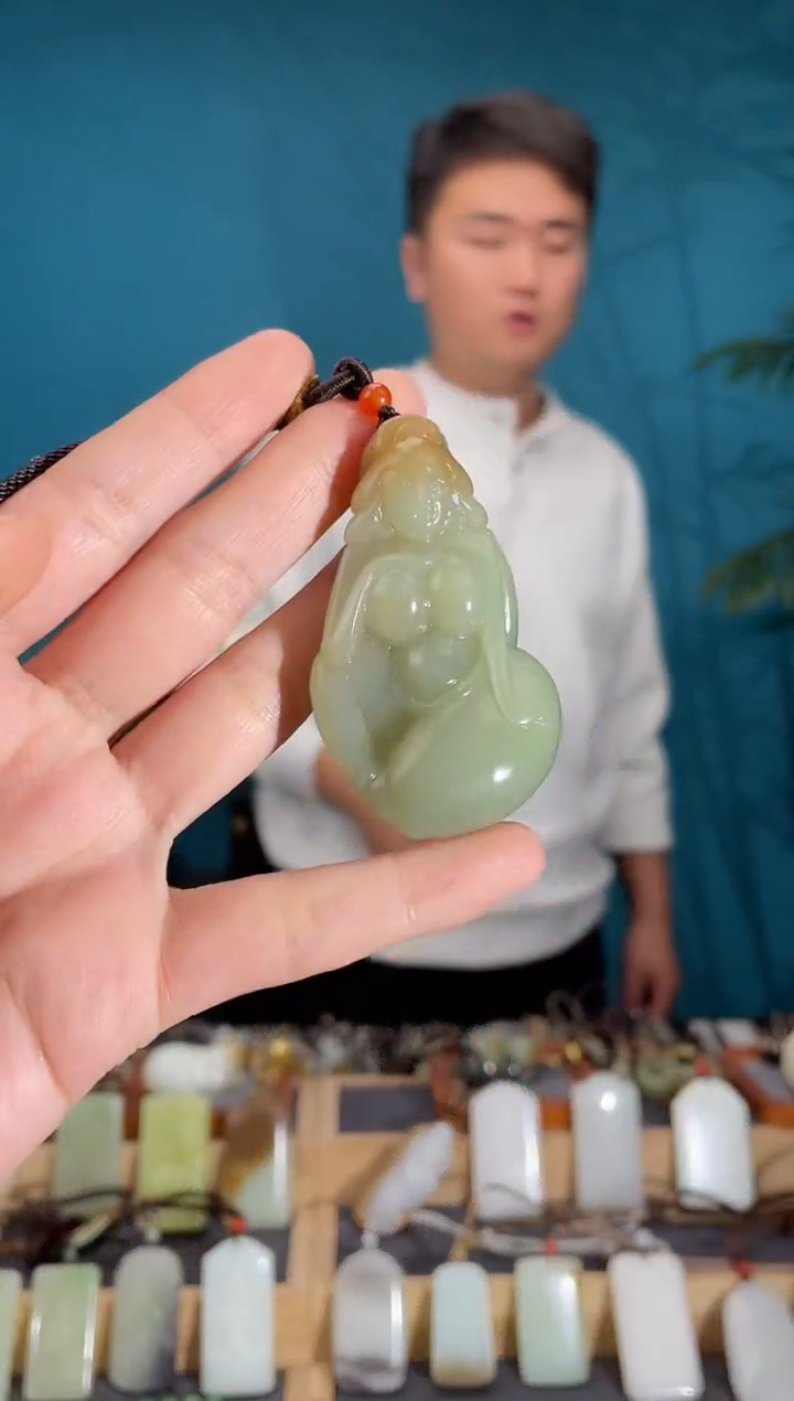 颈饰未镶嵌和田玉1