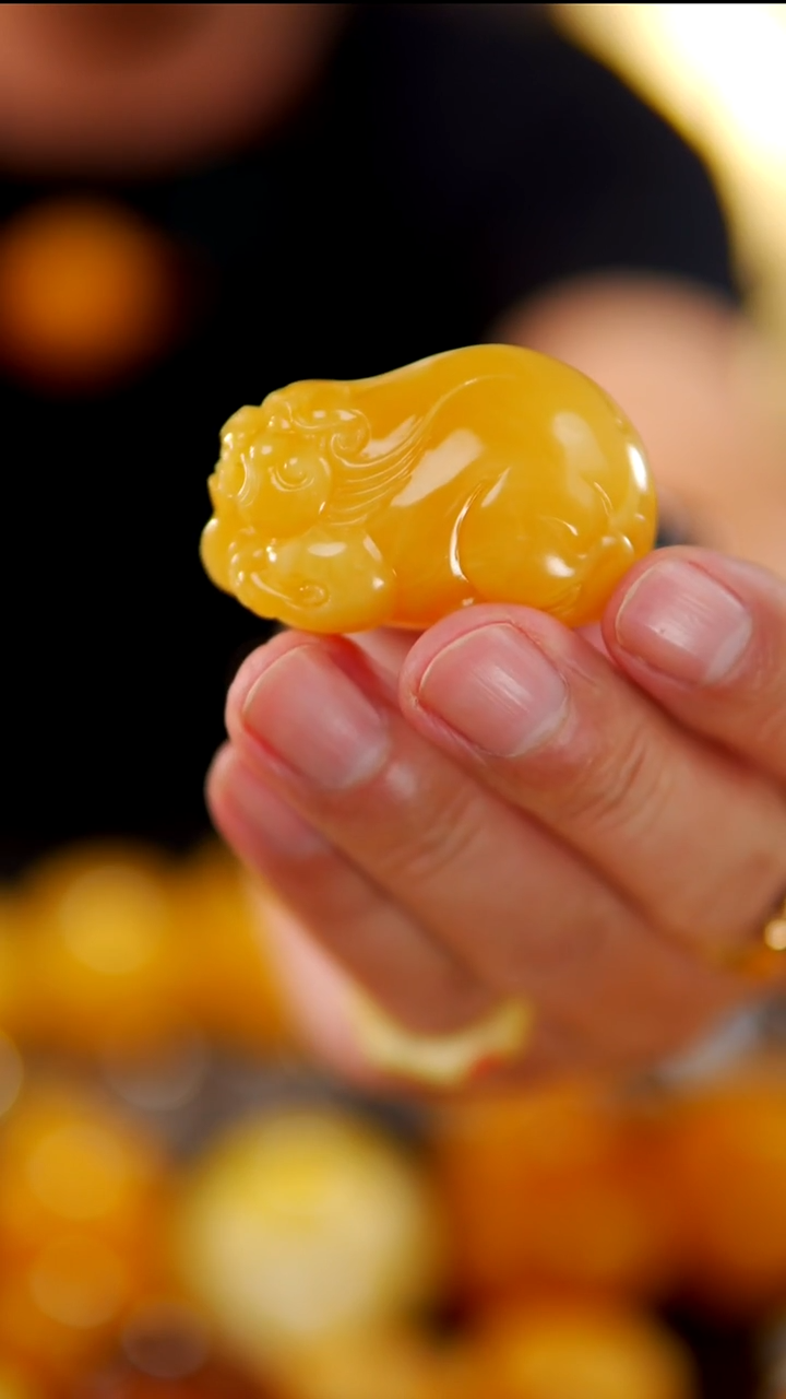 裸石琥珀未镶嵌焦皮料貔貅24.1