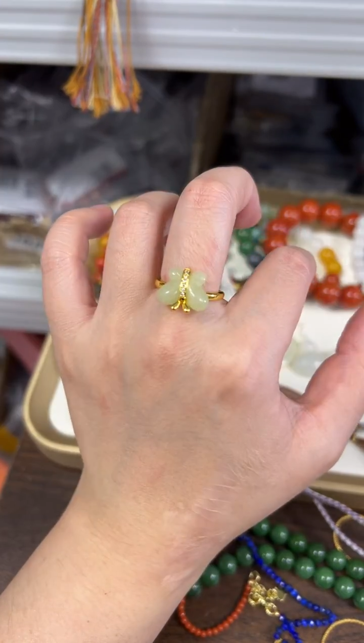 未镶嵌戒指和田玉孤品和田玉蝴蝶镶嵌戒指[161]