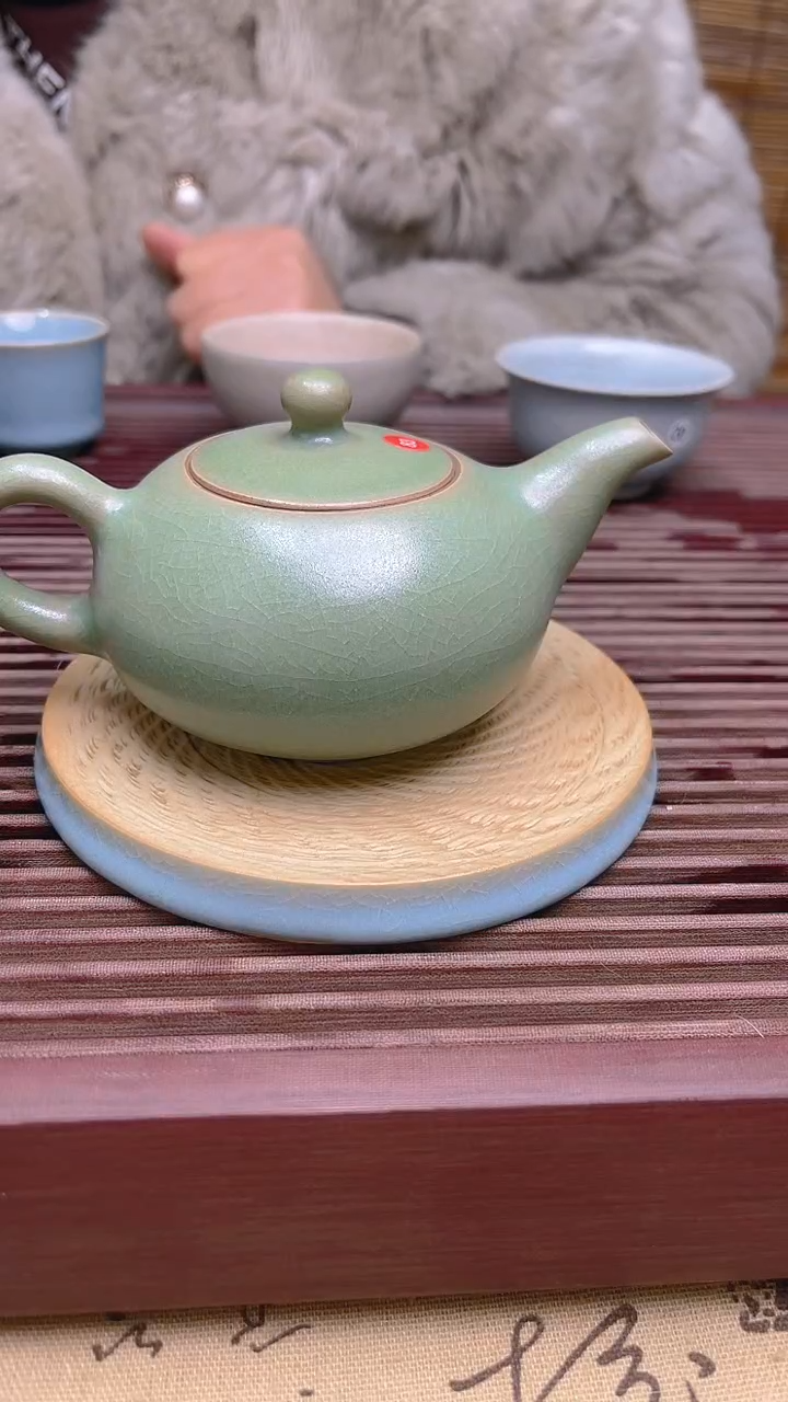 【闪购商品】瓷片原生态原矿青绿微瑕壶