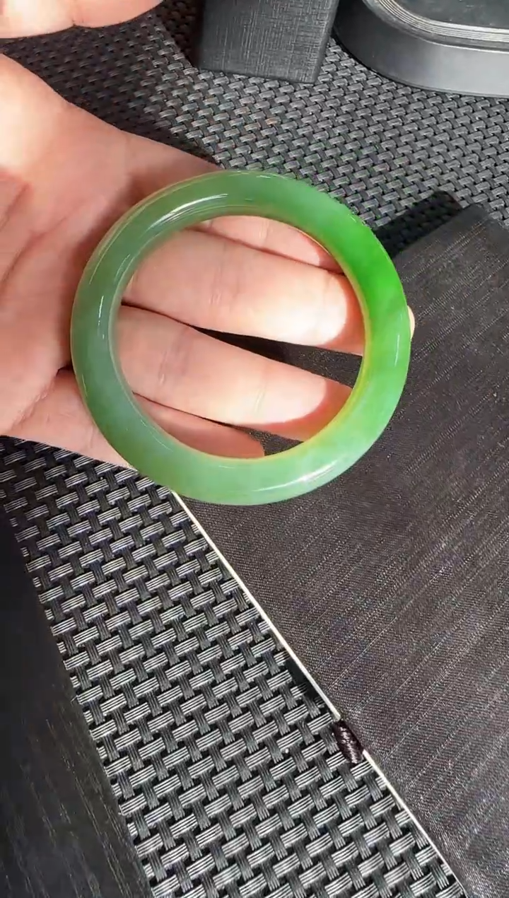 【闪购商品】和田玉（碧玉）俄翠手镯未镶嵌55圈口 多样性发一