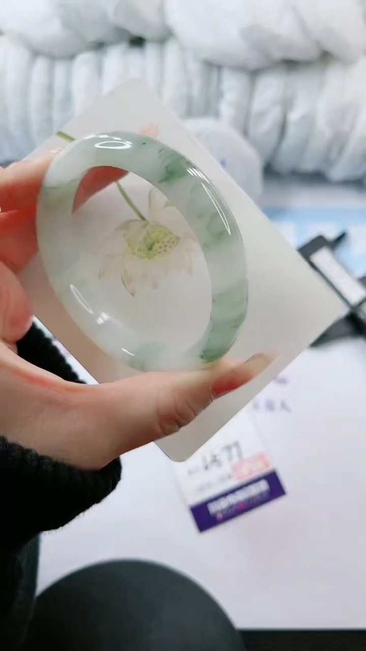 【闪购商品】石英质玉手镯未镶嵌多样性发货L577