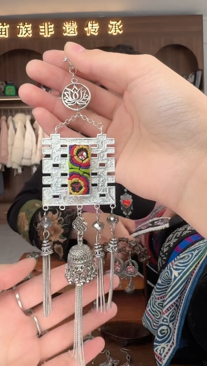 【闪购商品】织绣扶光苗绣传承139