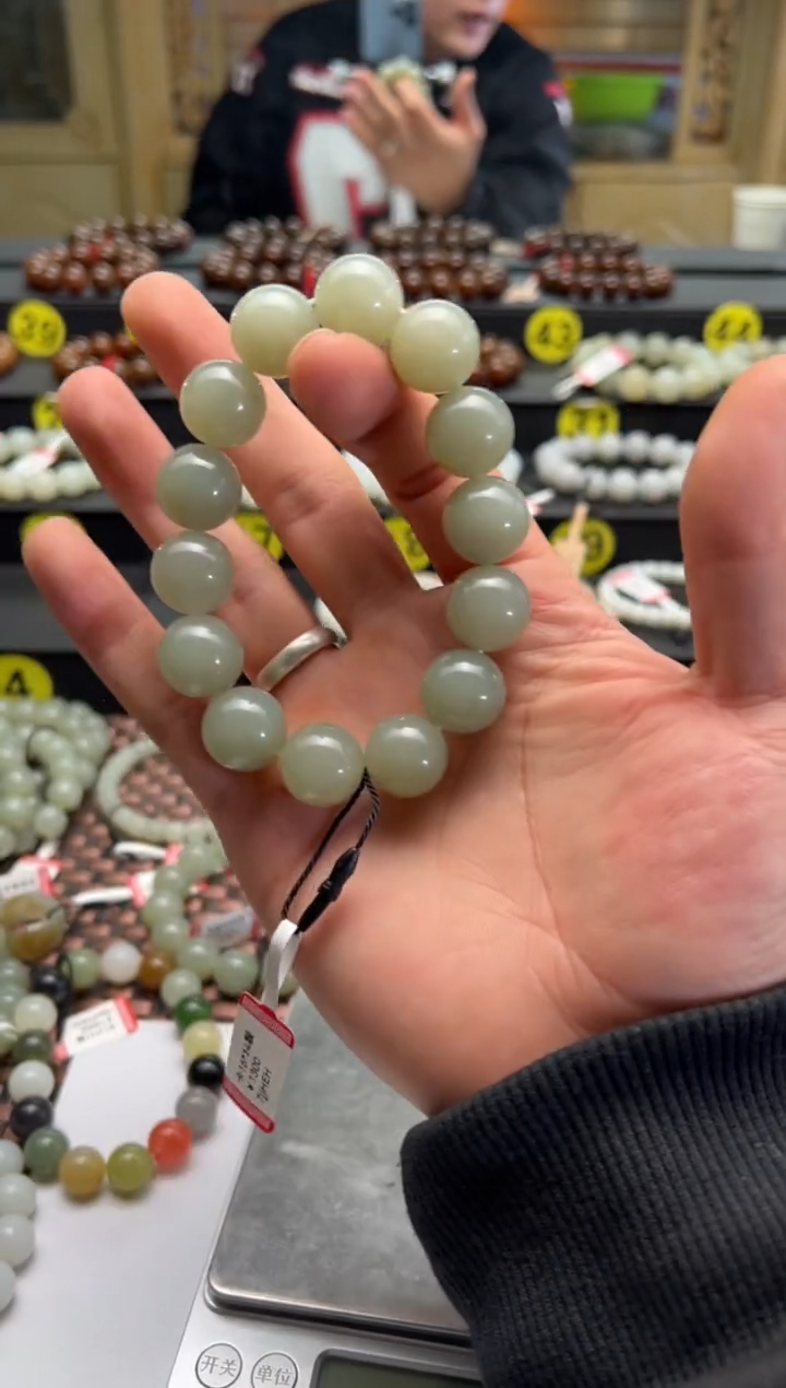 【闪购商品】和田玉手串未镶嵌且末料青白玉卡16手串