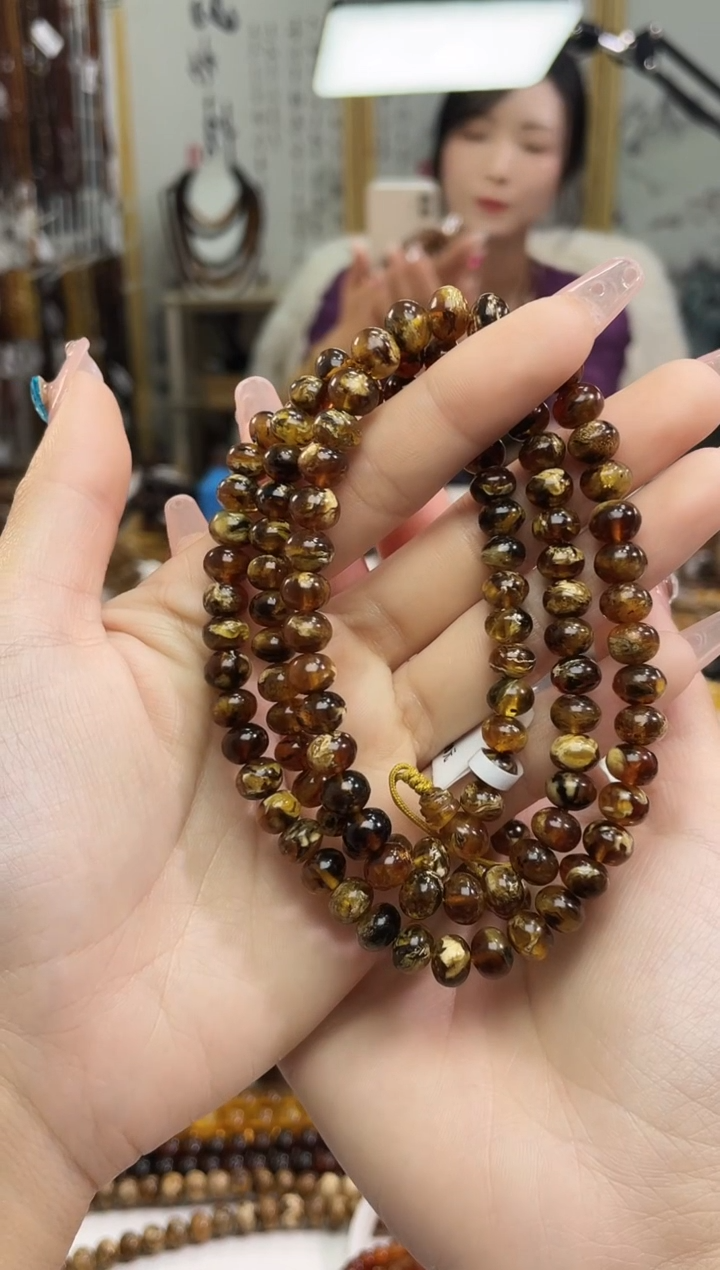 【闪购商品】琥珀裸石未镶嵌7+溶洞108