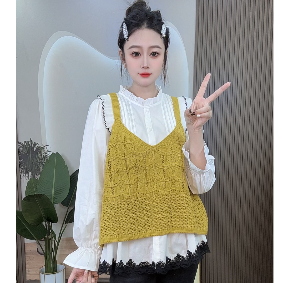 【柚柚】秋季韩版时尚轻熟风花边百搭上衣针织减龄马夹套装