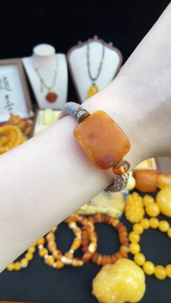 未镶嵌琥珀珠宝奇石柒月