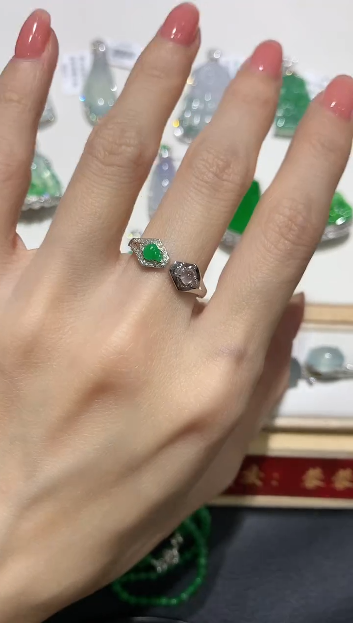 【闪购商品】翡翠吊坠(不含链)18K金镶嵌团购1