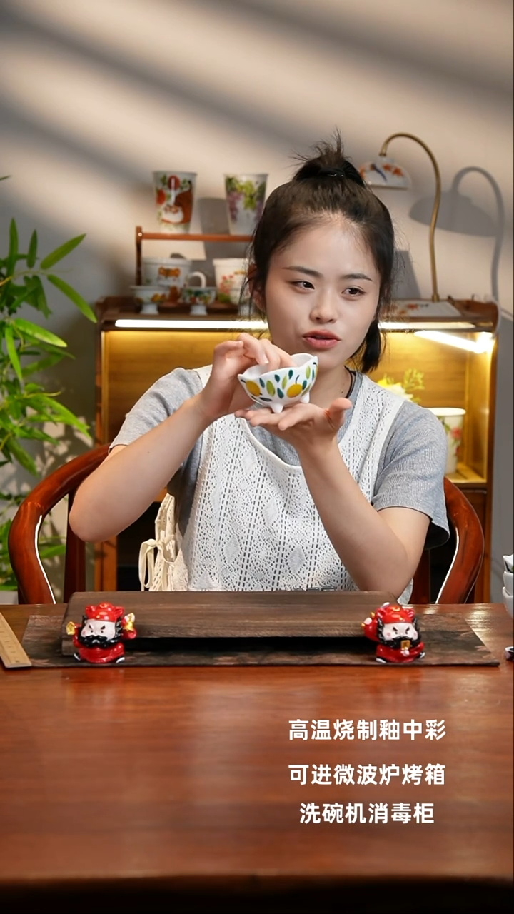 景德镇高温陶瓷食品级手绘釉中彩-三足蘸料碟