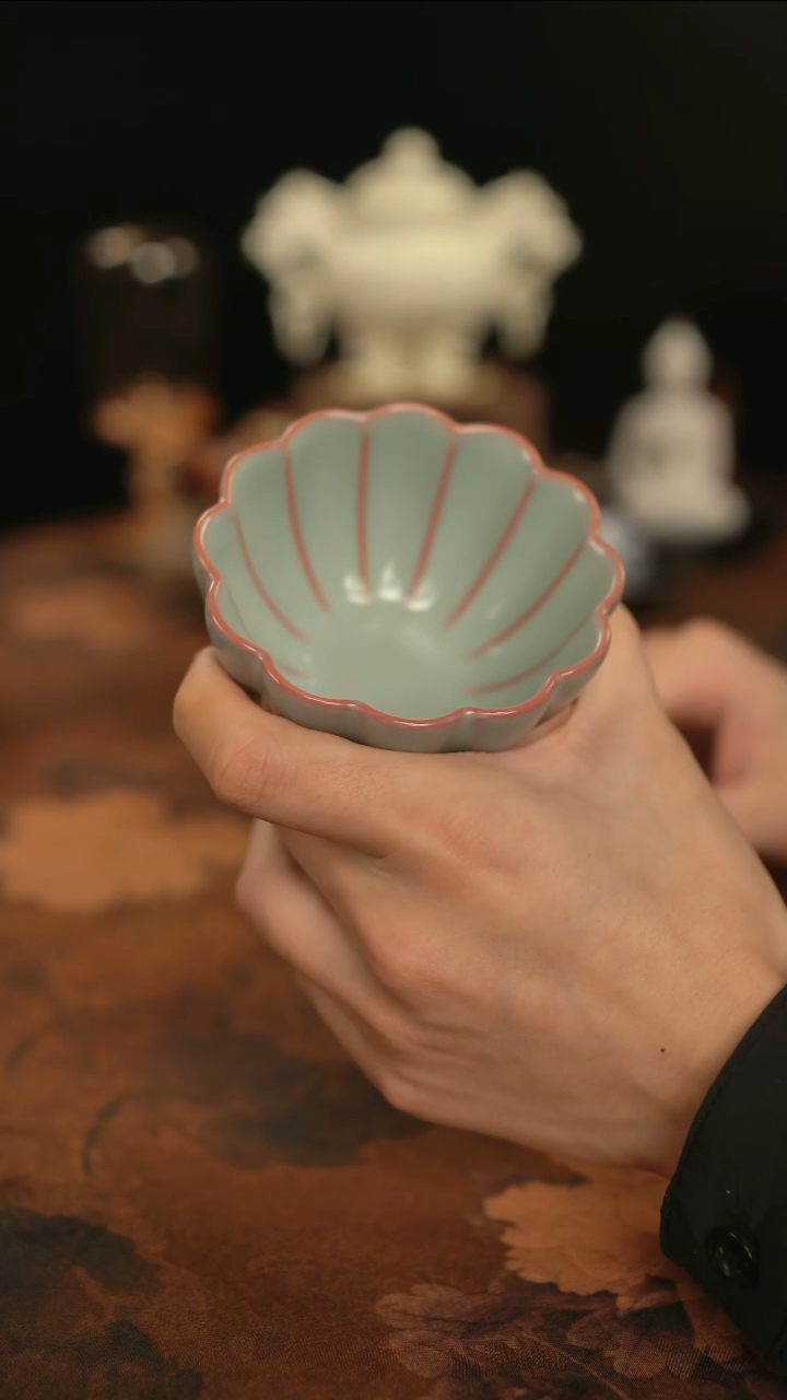摩吉陶陶闪拍链接 天青花瓣杯