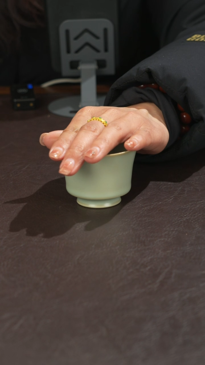 瓷张***.宣宝汝瓷原矿原釉作品微瑕