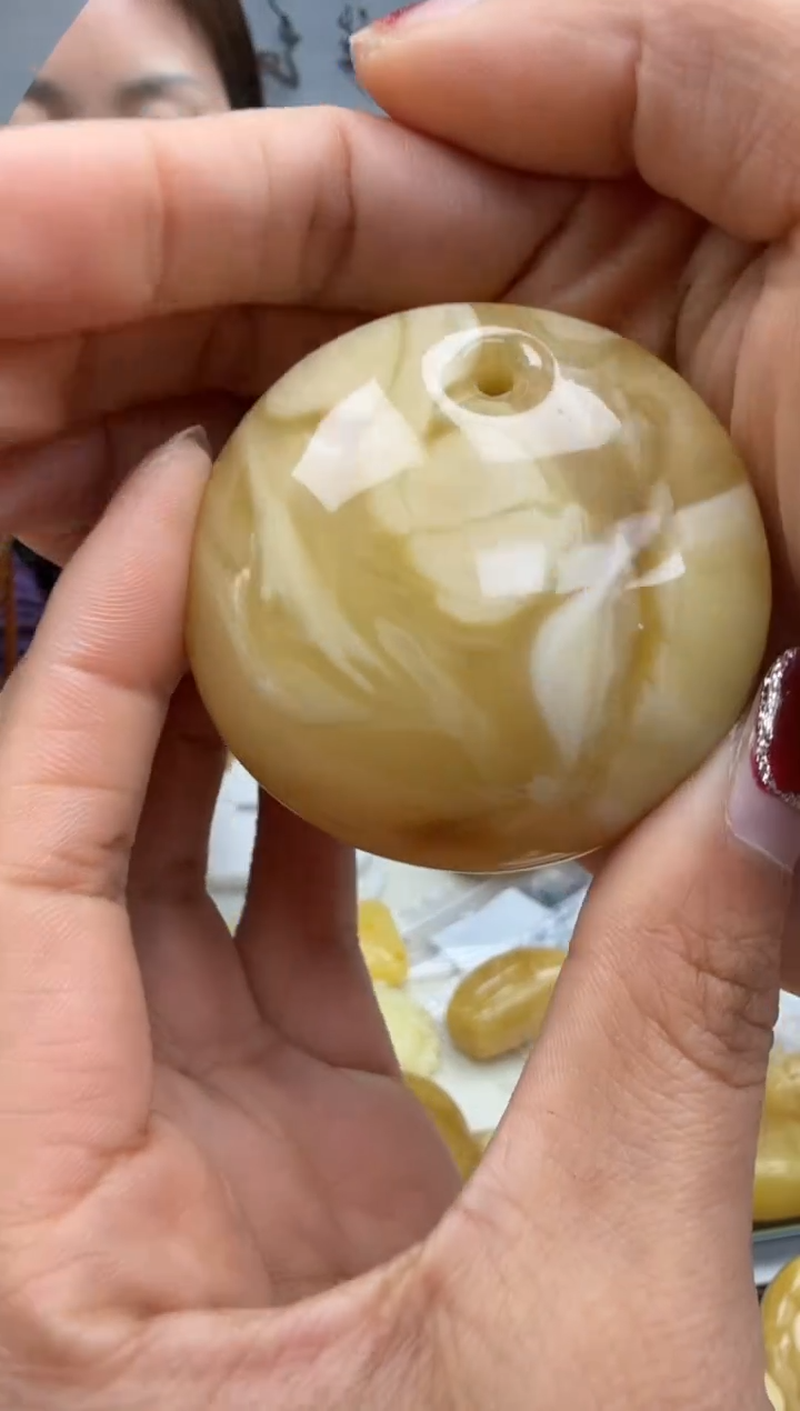 【闪购商品】琥珀裸石未镶嵌挂坠