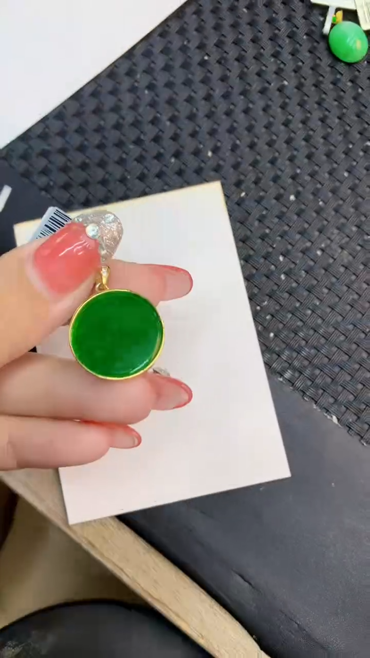 颈饰未镶嵌翡翠1