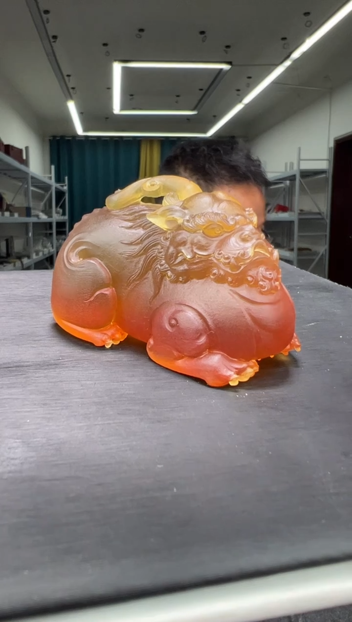 琥珀未镶嵌珠宝奇石摆件