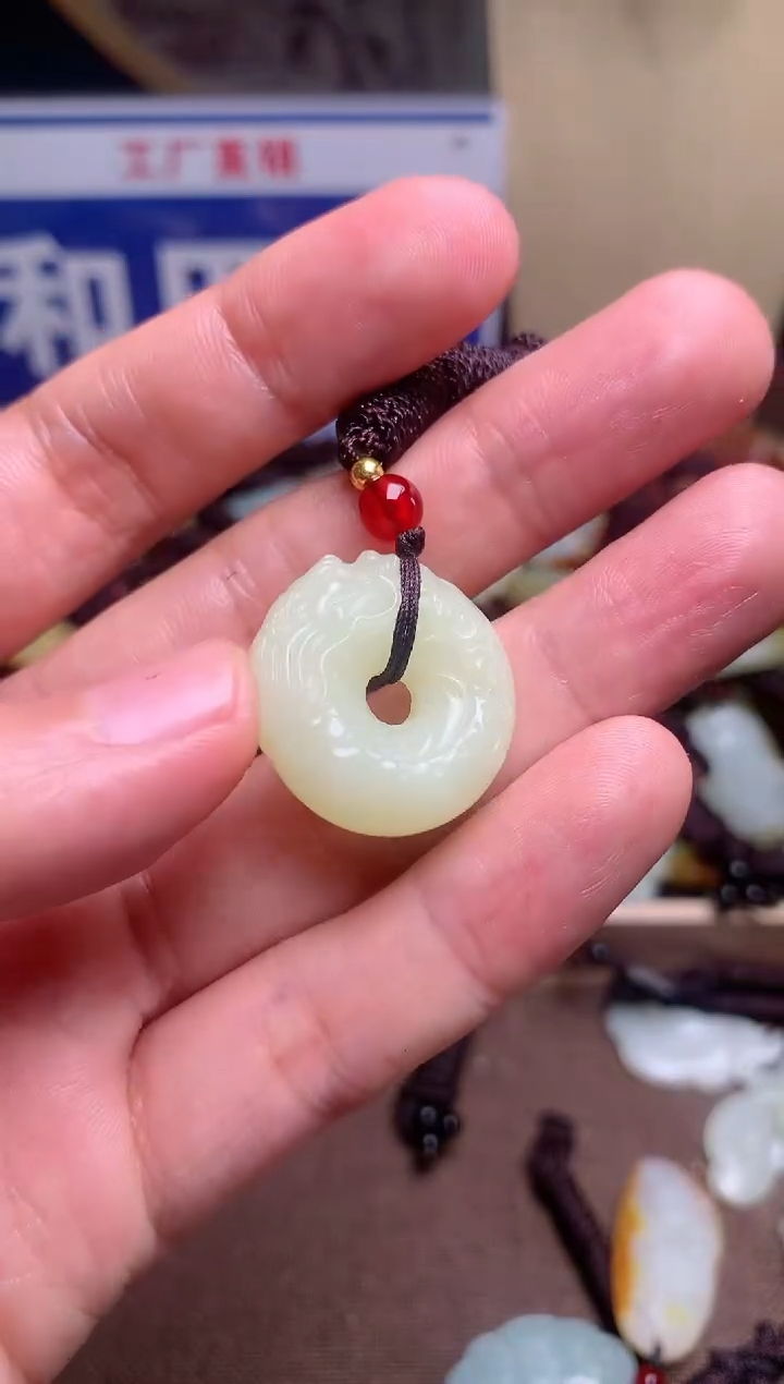 【闪购商品】和田玉颈饰未镶嵌1