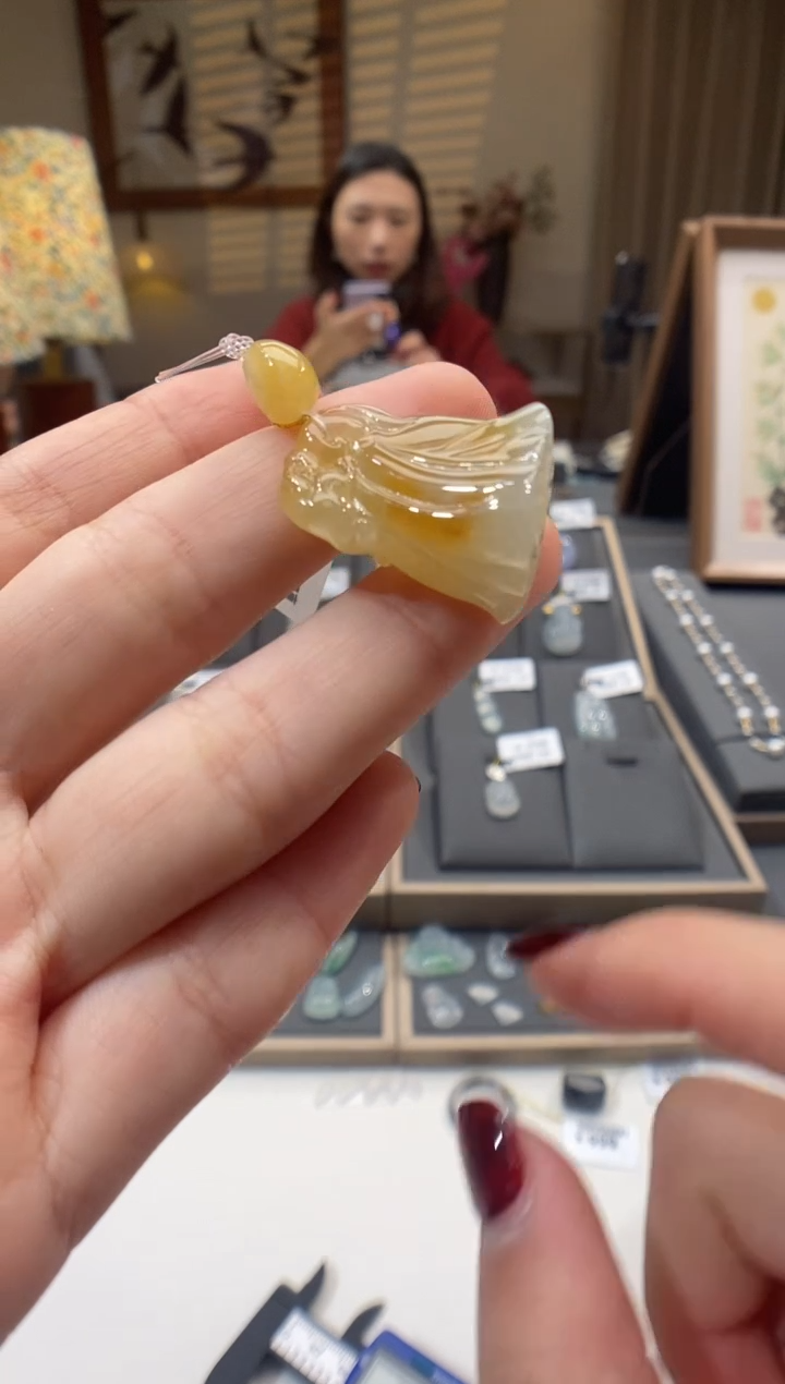 【闪购商品】翡翠颈饰未镶嵌莲蓬