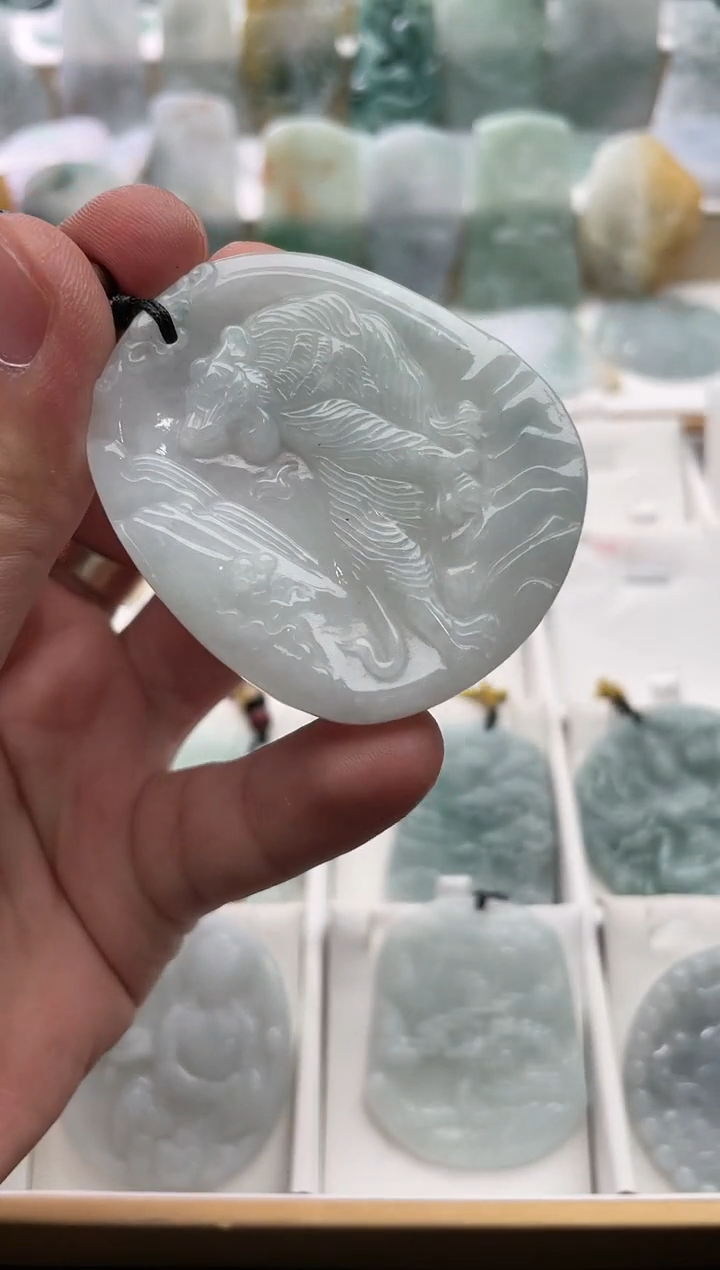 【闪购商品】翡翠颈饰未镶嵌..../2/23/ 125