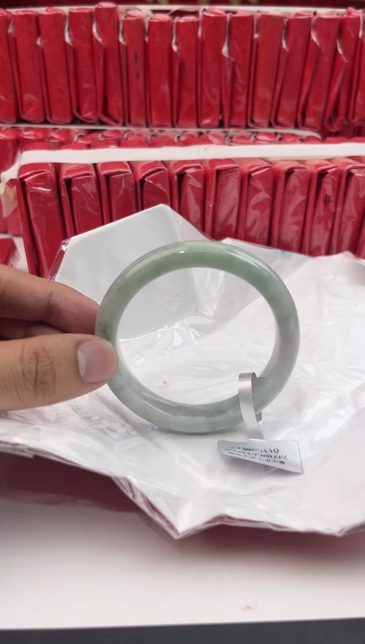 【闪购商品】翡翠手镯未镶嵌2翡翠手镯（微瑕）