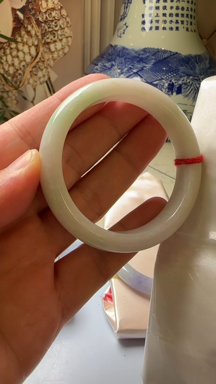 未镶嵌裸石翡翠57手镯一条