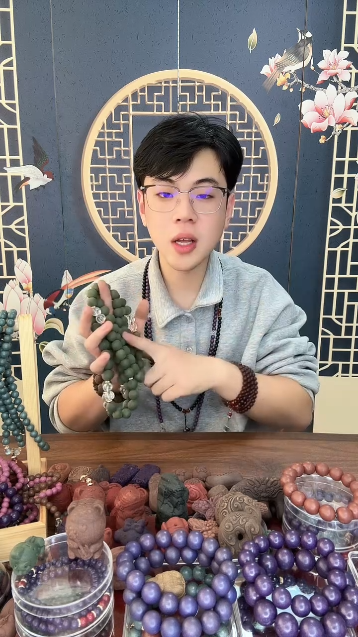 泥塑王**?随机10元款式