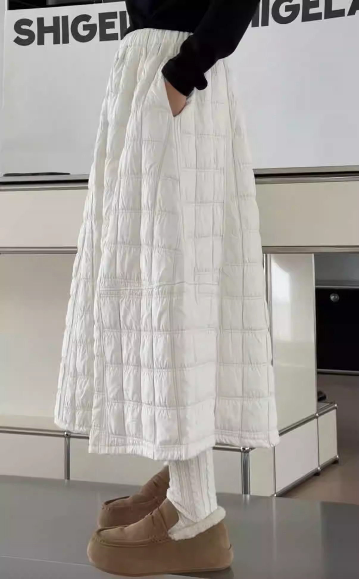 诗歌兰女装  2025冬款915气质米白色松紧腰菱形格伞裙棉半裙