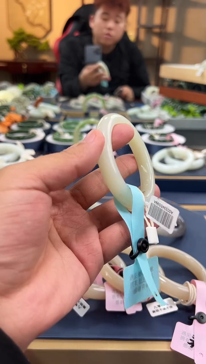 【闪购商品】和田玉未镶嵌手镯A0033-54