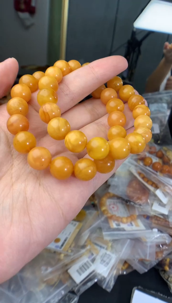 蜜蜡未镶嵌珠宝奇石多样性发一件