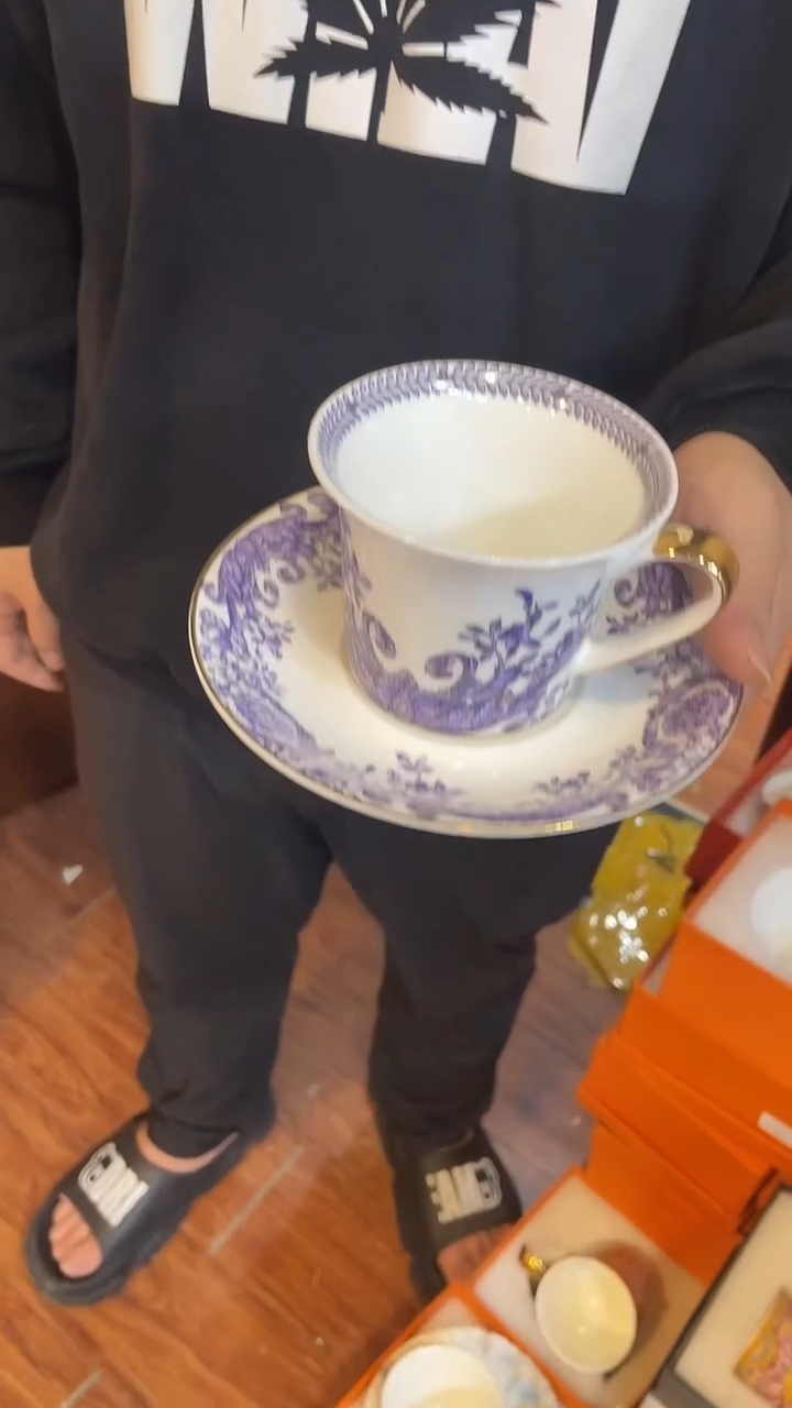 杯鸿辉家品牌瓷器，京东包邮！