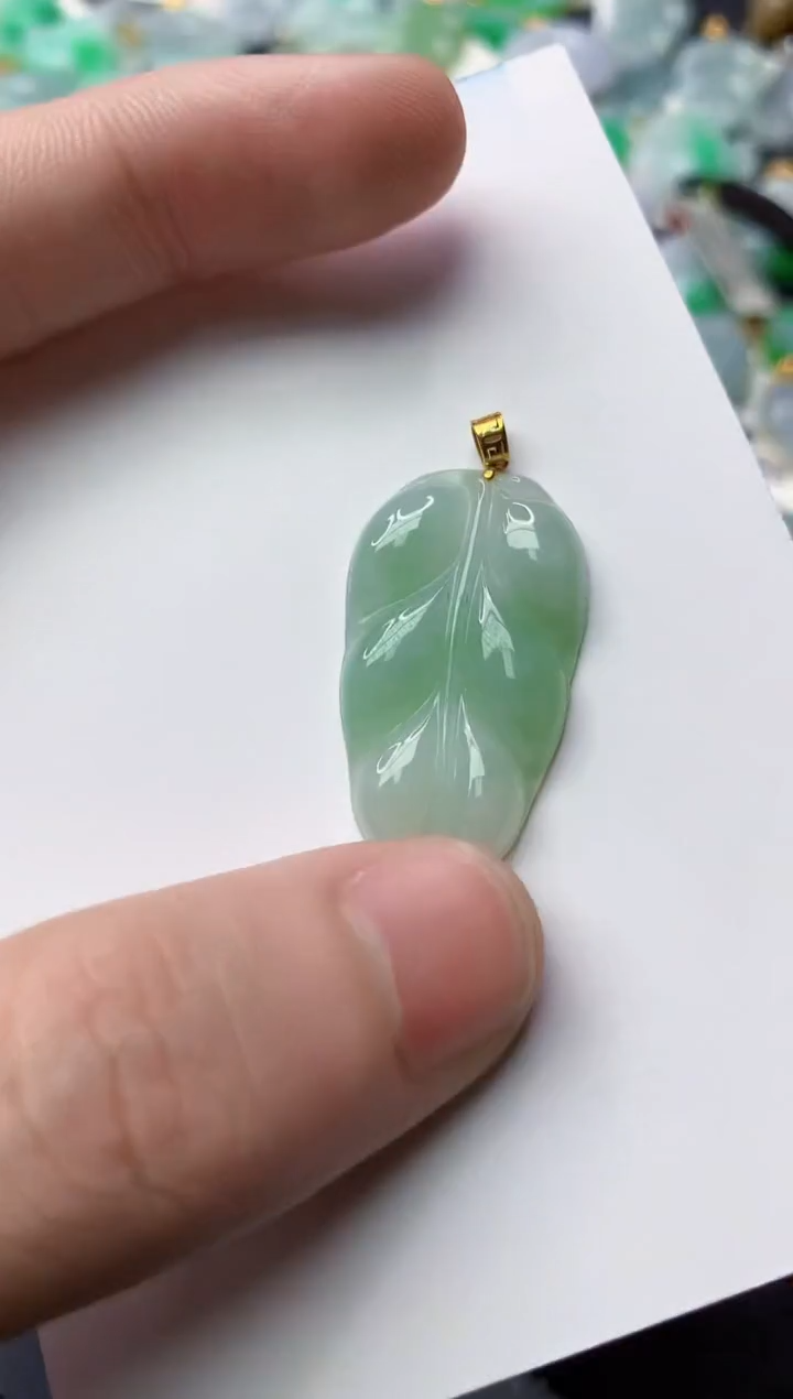 【闪购商品】翡翠颈饰18K金镶嵌28........