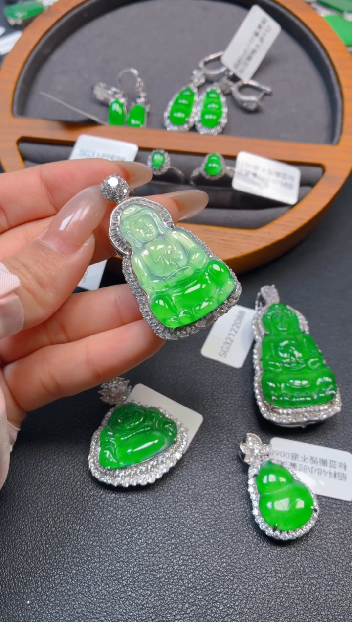 银S925镶嵌翡翠耳饰羲****耀1