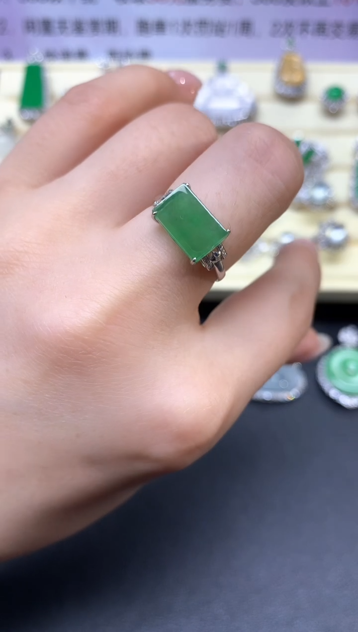 【闪购商品】翡翠戒指18K金镶嵌戒指|1550+155