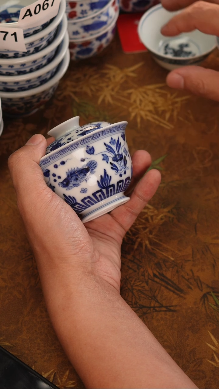 非常漂亮的茶器盖碗