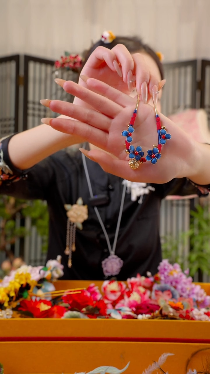 织绣飞**端非遗苏绣绒花手工饰品