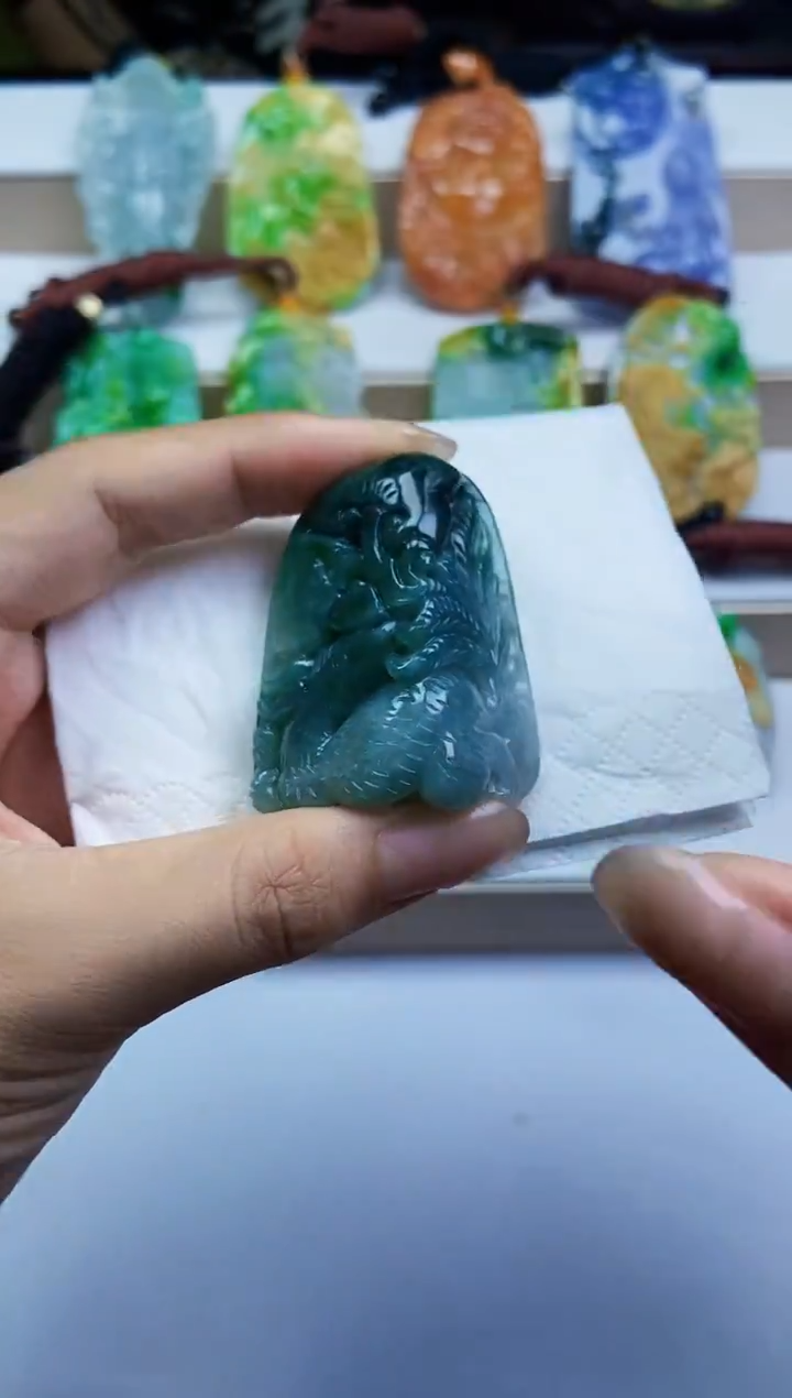 颈饰未镶嵌翡翠翡翠A货