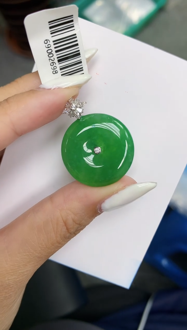 颈饰18K金镶嵌翡翠11111111111