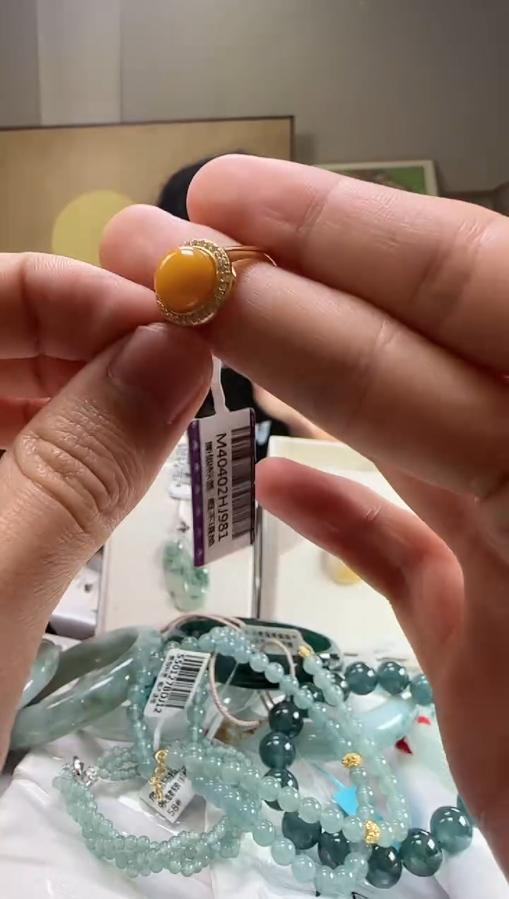 【闪购商品】琥珀戒指银S925镶嵌蜜蜡戒指