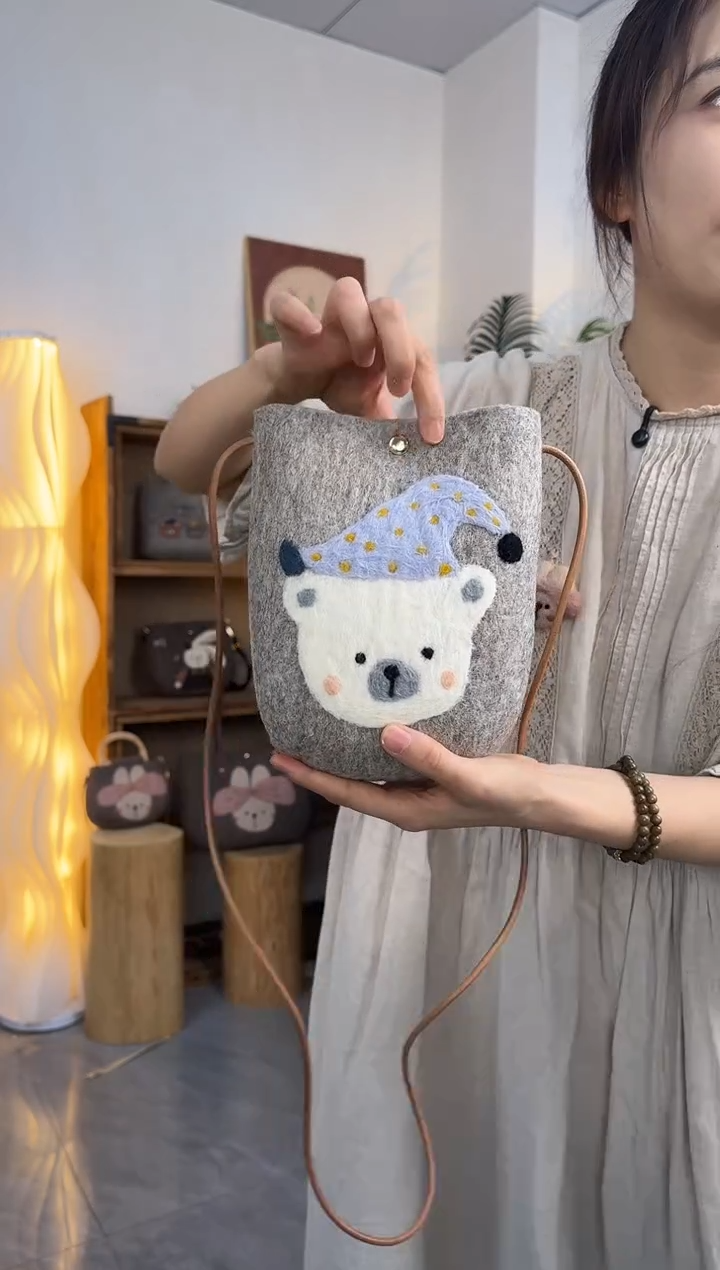 羊毛非遗纯手工 羊毛毡包包