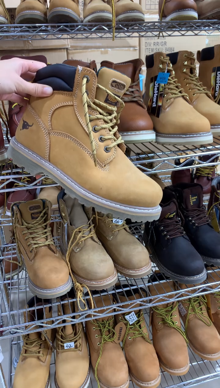 牛皮42.5码，牛头1，皮鞋码，牛皮工装靴，默认微瑕 个别鞋面有胶印