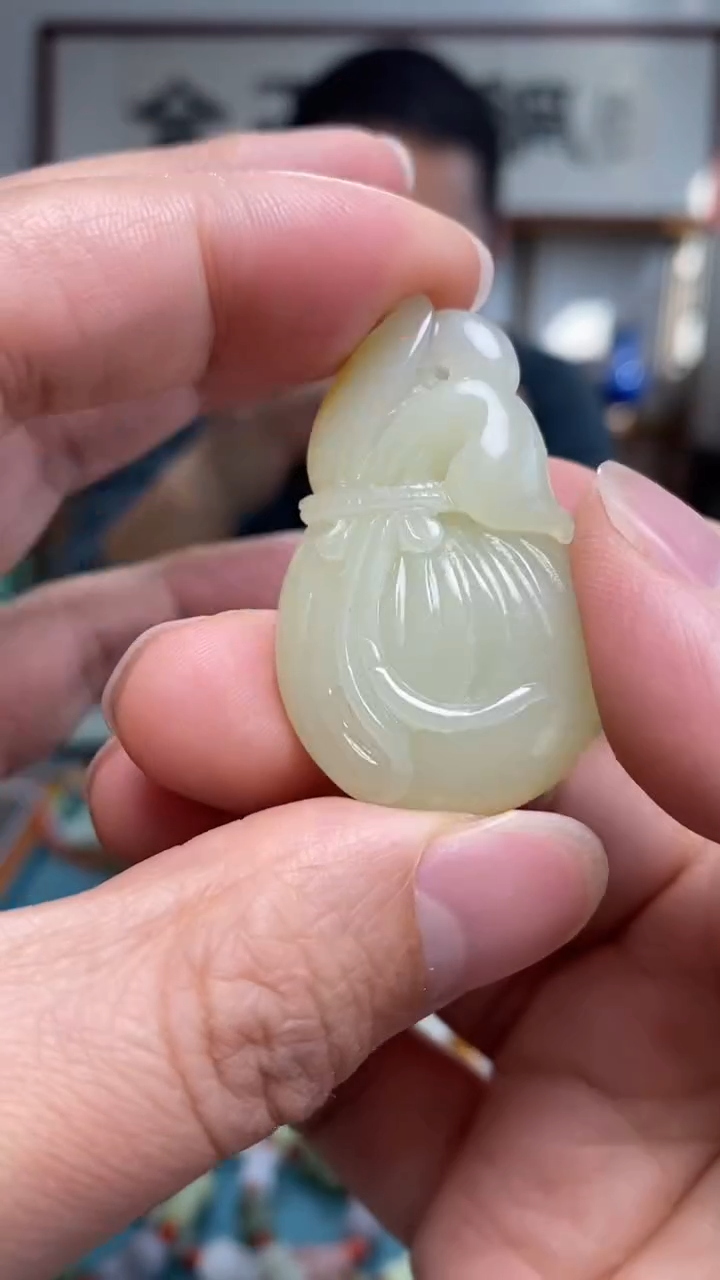 颈饰未镶嵌和田玉100