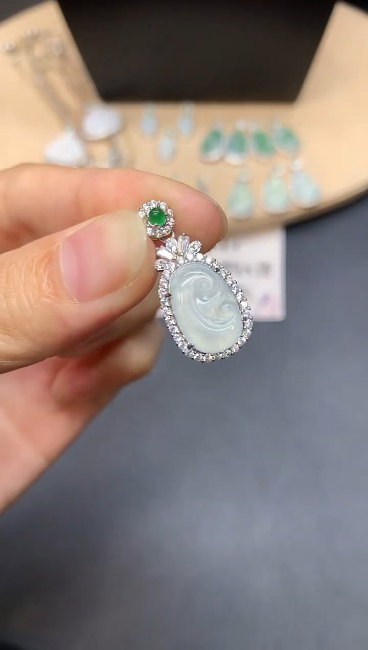 【闪购商品】翡翠吊坠(不含链)银S925镶嵌如意【多样性发其一】