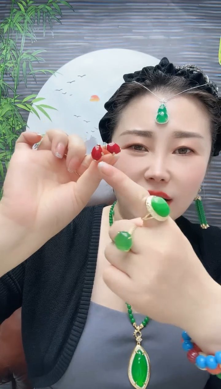 高货红色爪镶耳钉