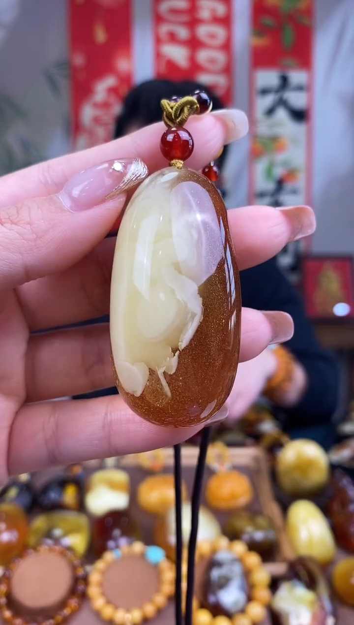 【闪购商品】琥珀裸石未镶嵌基地发货 一物一证 顺丰包邮