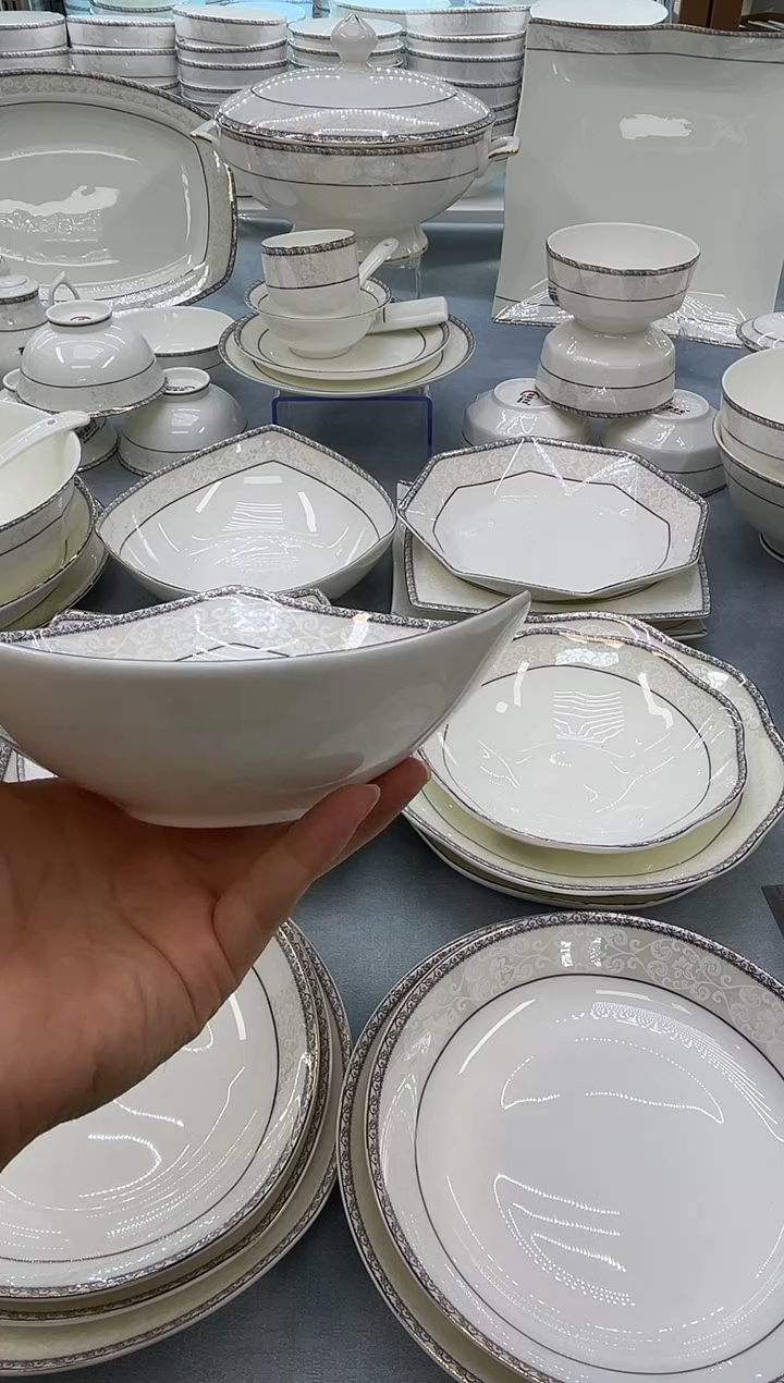 骨瓷骨瓷玲珑8饭1个8方1个4.5高1个4.5钻石1个6三角1个