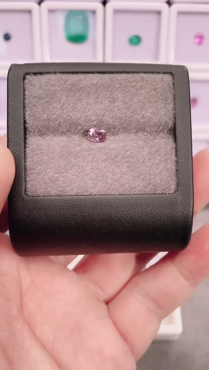 未镶嵌裸石尖晶石0.64